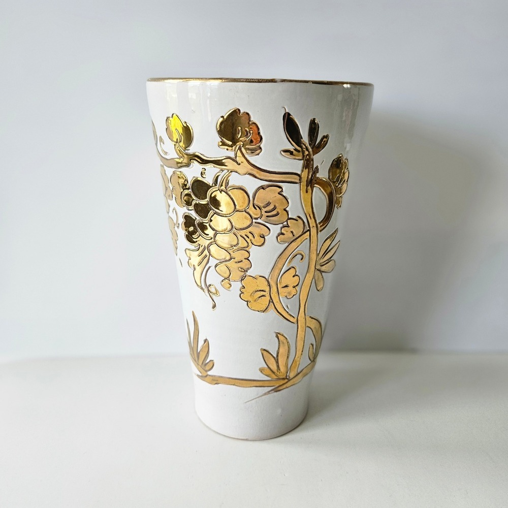 Handmade in Italy Vase Grapevine Motif White‎ with Gold-colored Accents
